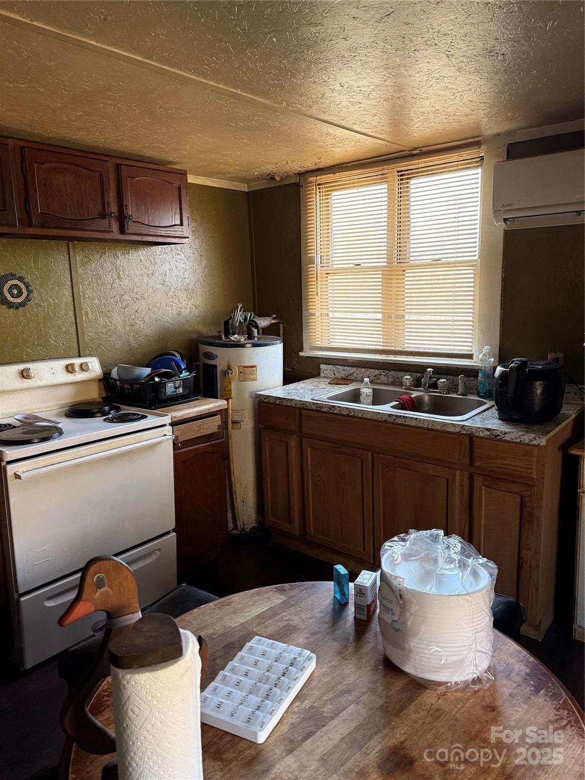 1418 Huggins Street Statesville NC 28677