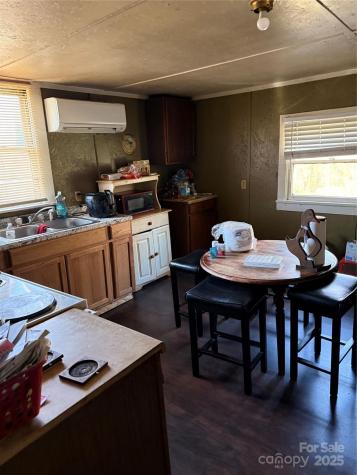 1418 Huggins Street Statesville NC 28677