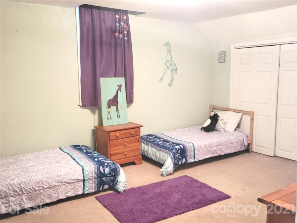 330 E Oak Street Marion NC 28752