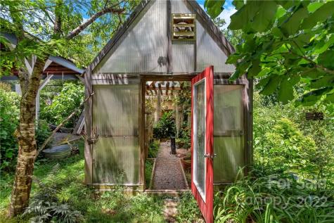 528 Padgettown Road Black Mountain NC 28711