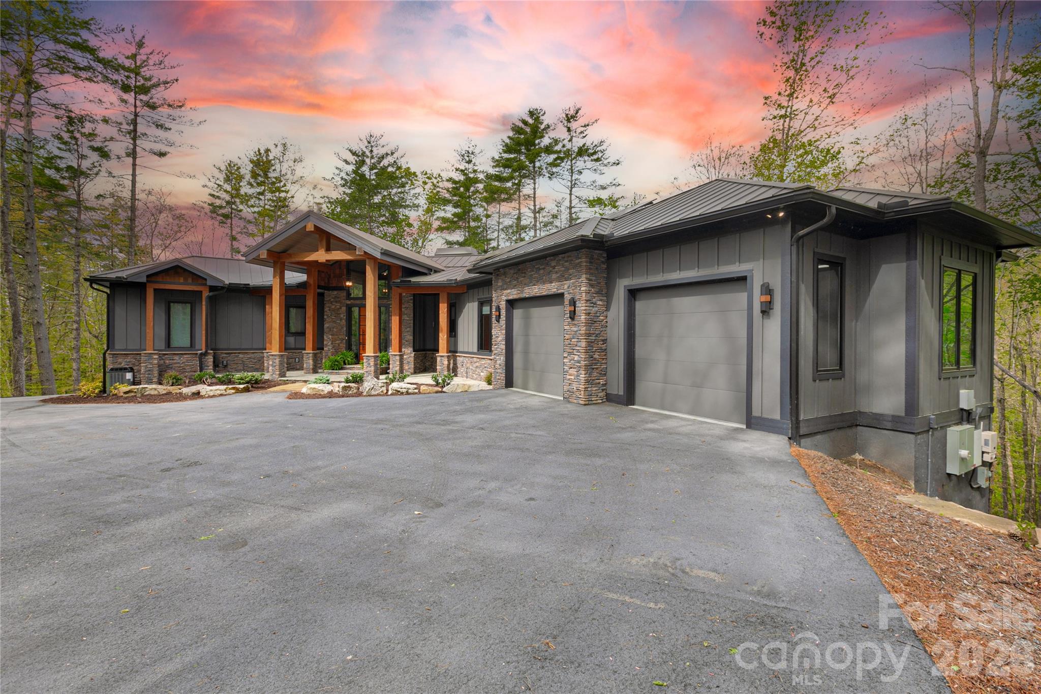 726 Ugugu Drive Brevard NC 28712