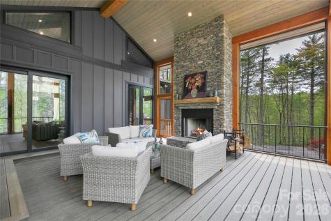 726 Ugugu Drive Brevard NC 28712