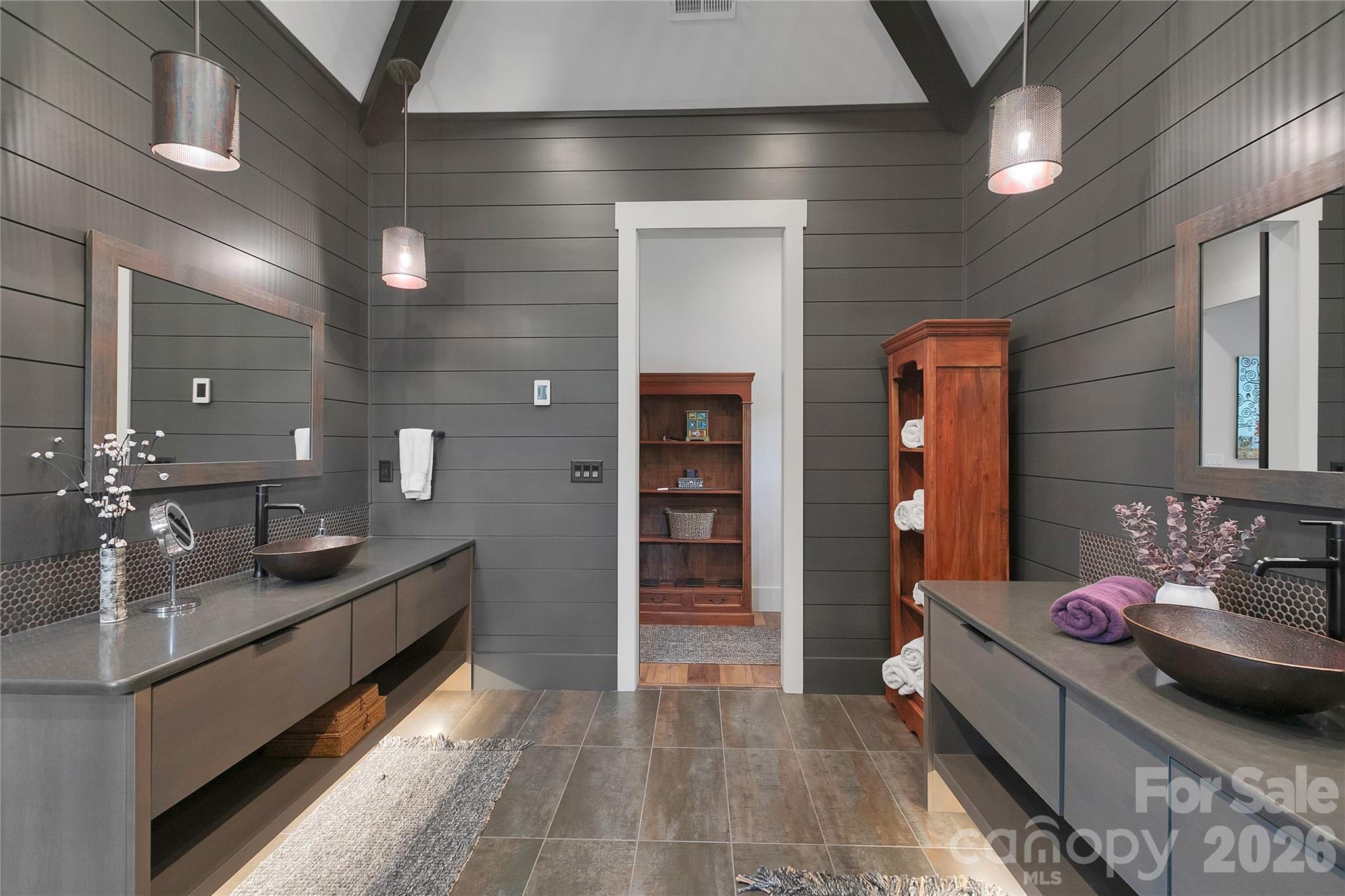 726 Ugugu Drive Brevard NC 28712