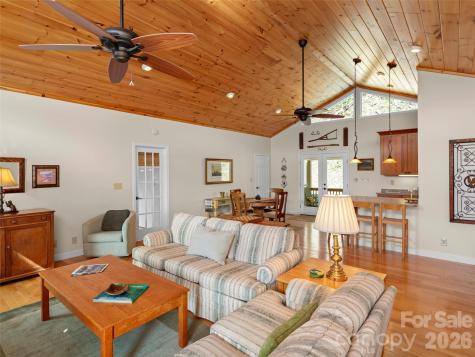 88 Brown Bear Way Waynesville NC 28786
