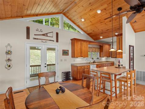 88 Brown Bear Way Waynesville NC 28786