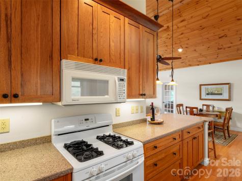 88 Brown Bear Way Waynesville NC 28786