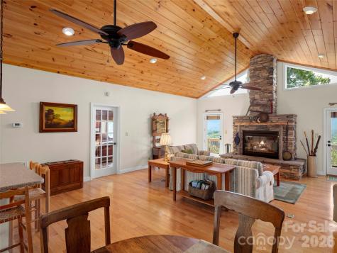 88 Brown Bear Way Waynesville NC 28786