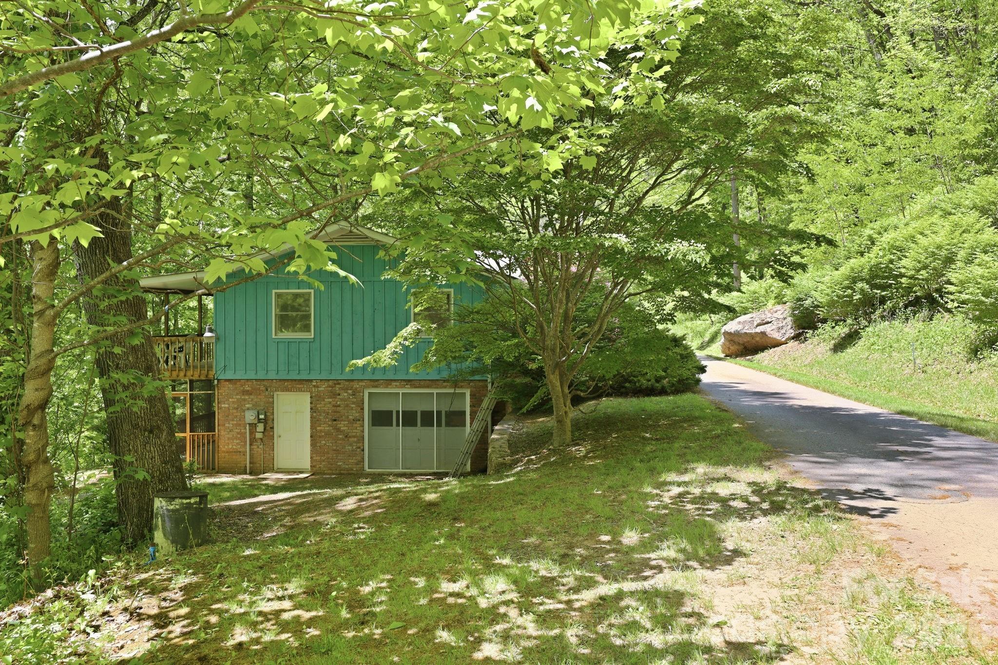 169 Sleepy Hollow Lane Canton NC 28716