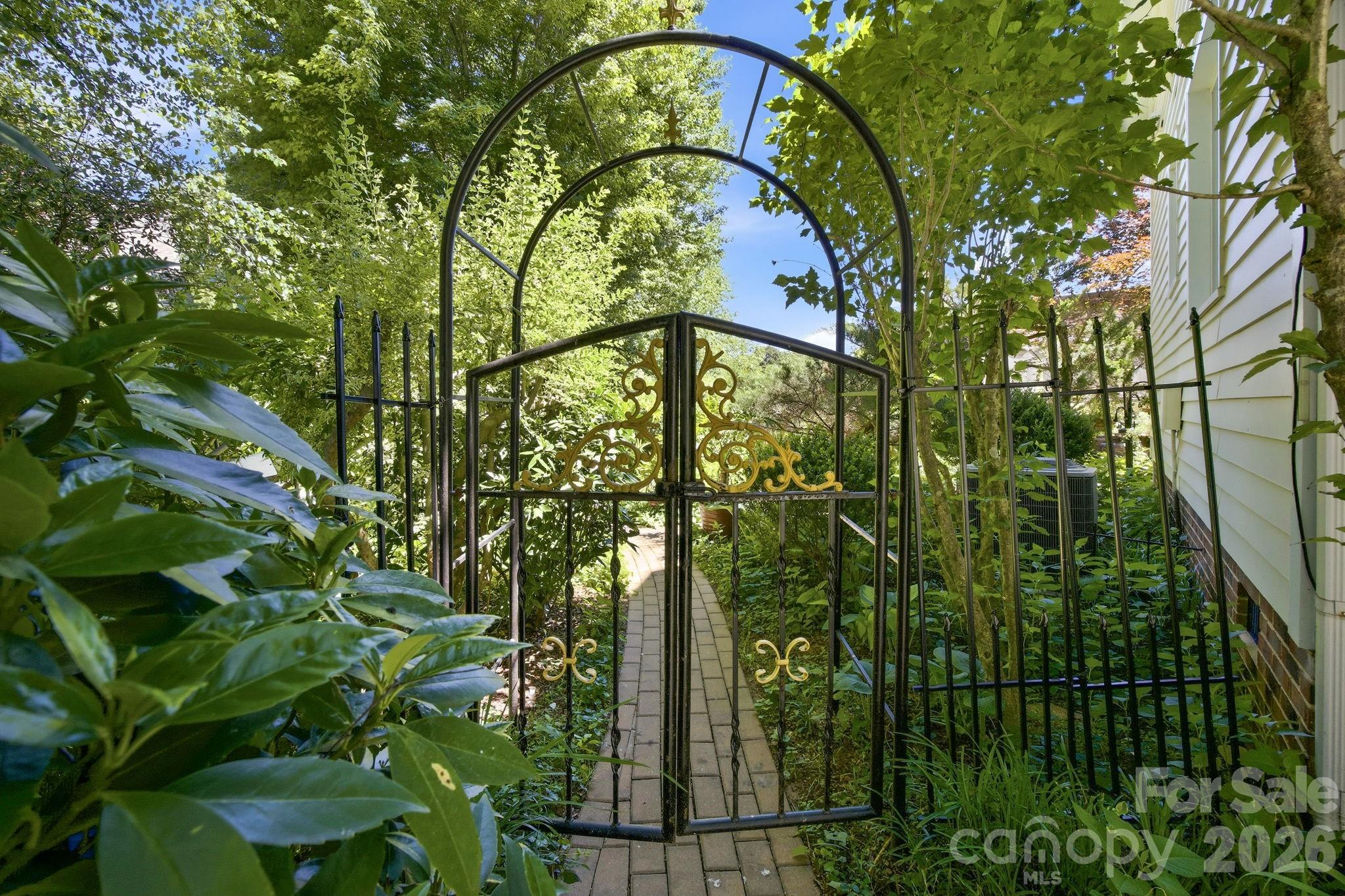 2608 Saintfield Place Charlotte NC 28270