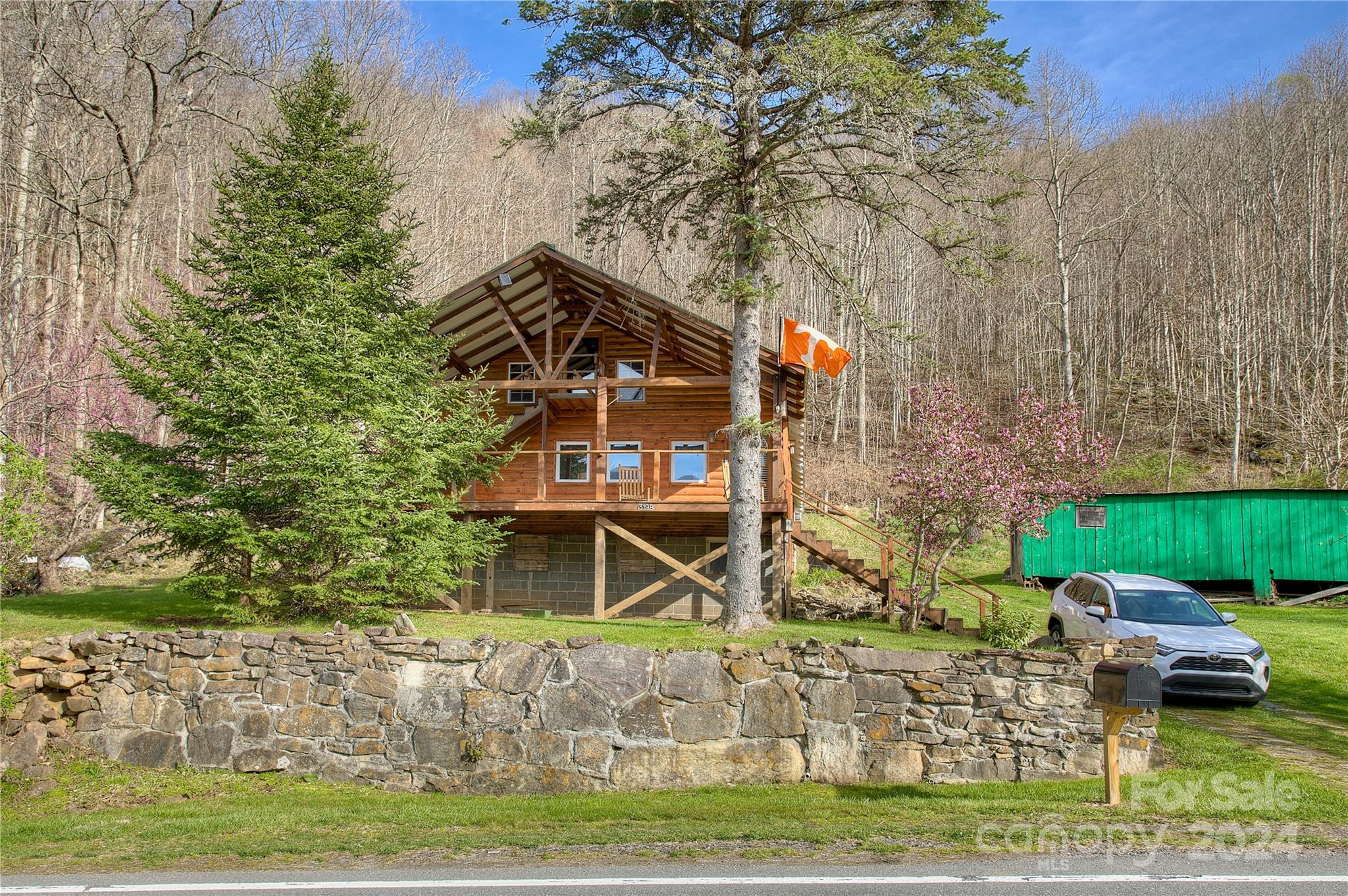 3198 Nc 261 Highway Bakersville NC 28705