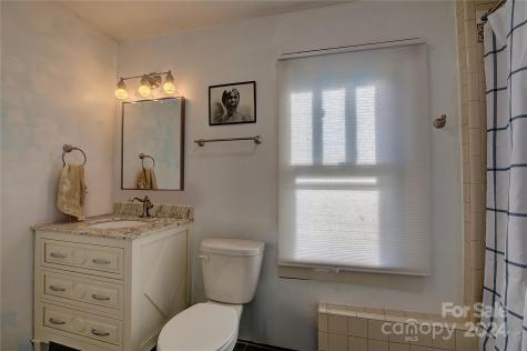 3198 Nc 261 Highway Bakersville NC 28705