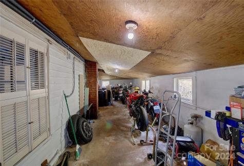 3198 Nc 261 Highway Bakersville NC 28705