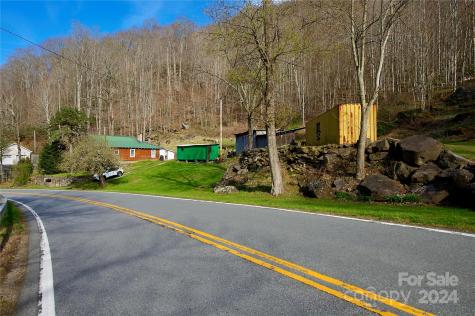 3198 Nc 261 Highway Bakersville NC 28705