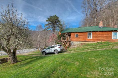 3198 Nc 261 Highway Bakersville NC 28705