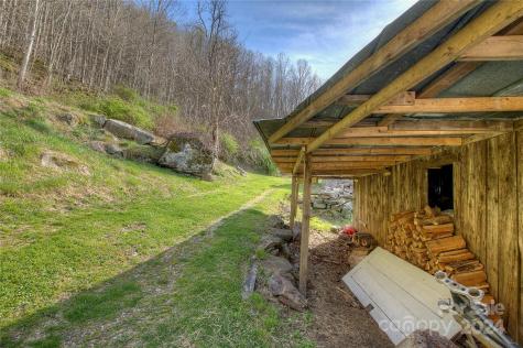 3198 Nc 261 Highway Bakersville NC 28705