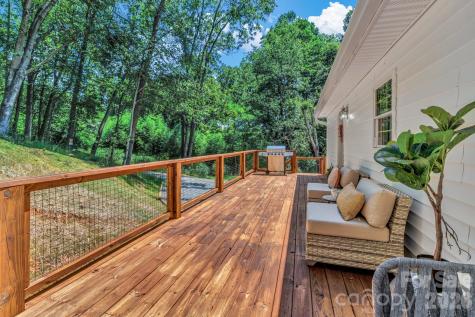 21 Carolinda Lane Waynesville NC 28786