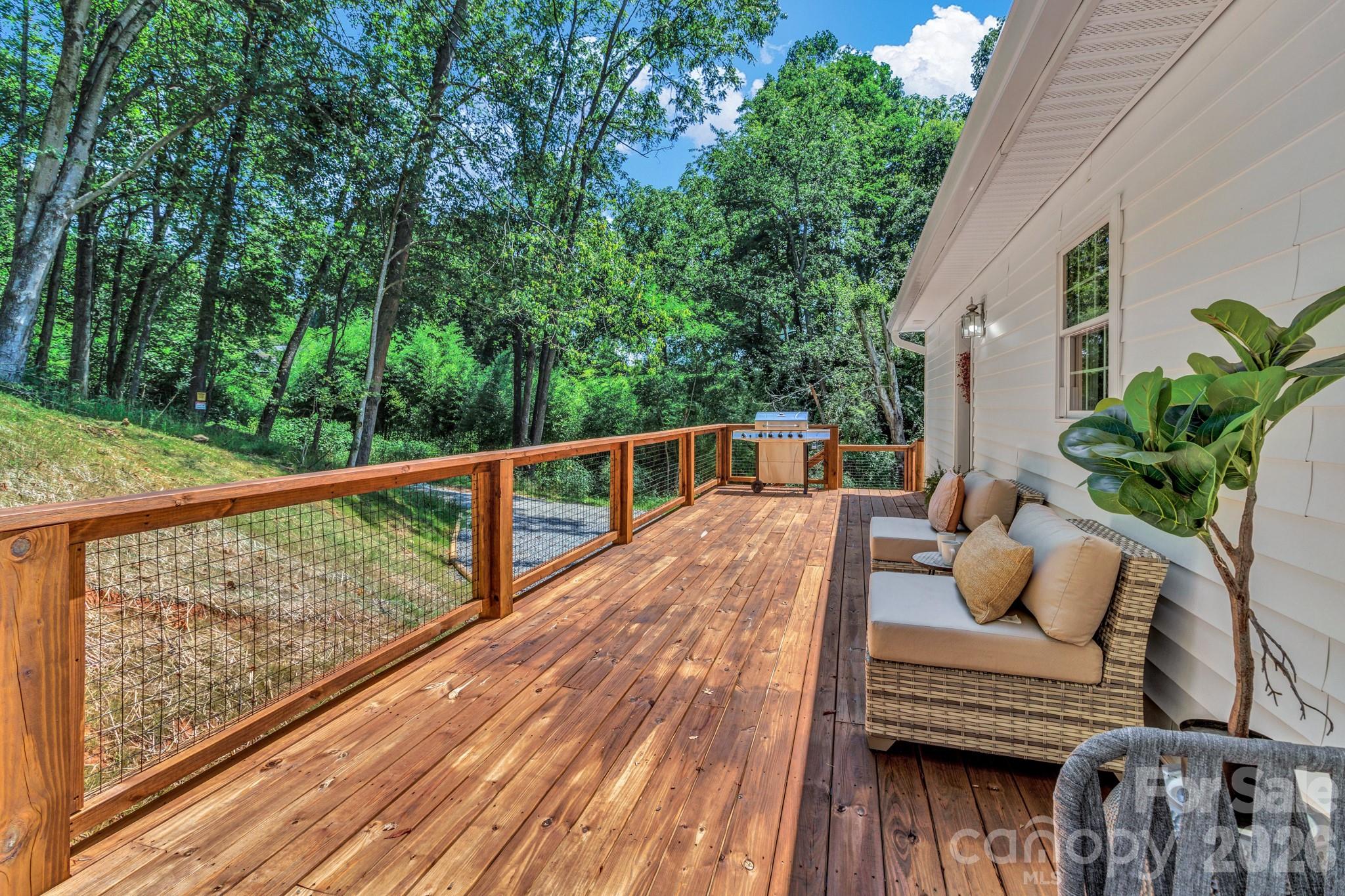 21 Carolinda Lane Waynesville NC 28786