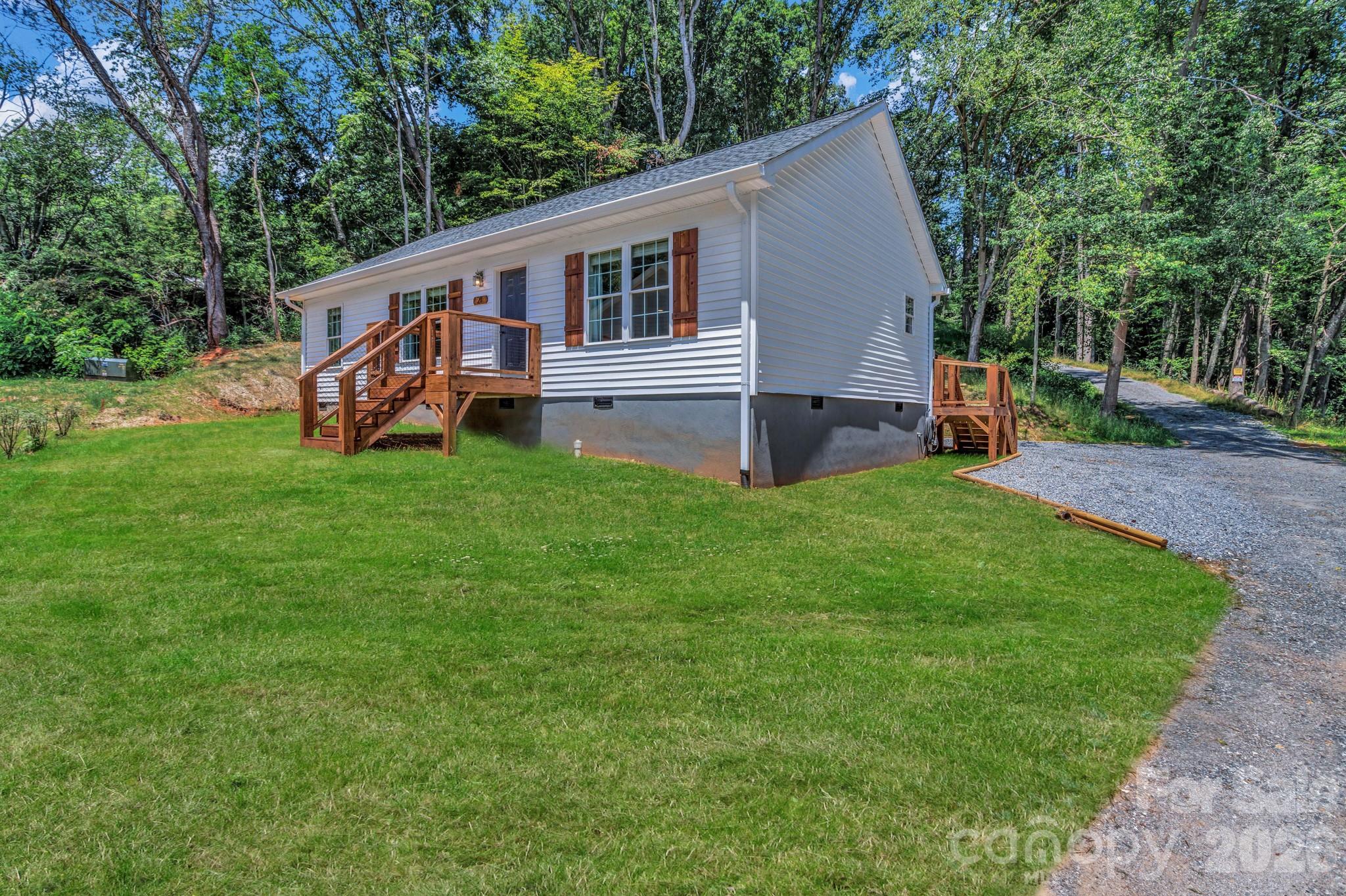 21 Carolinda Lane Waynesville NC 28786