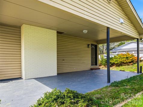 2 Oakland Street Weaverville NC 28787