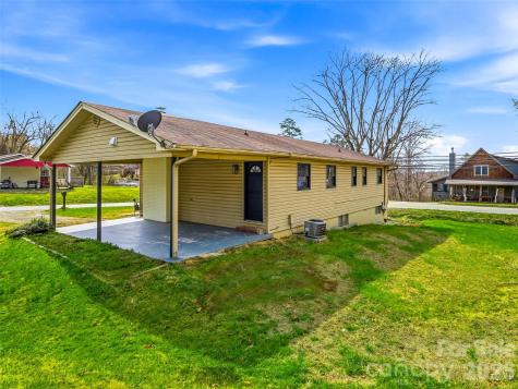 2 Oakland Street Weaverville NC 28787