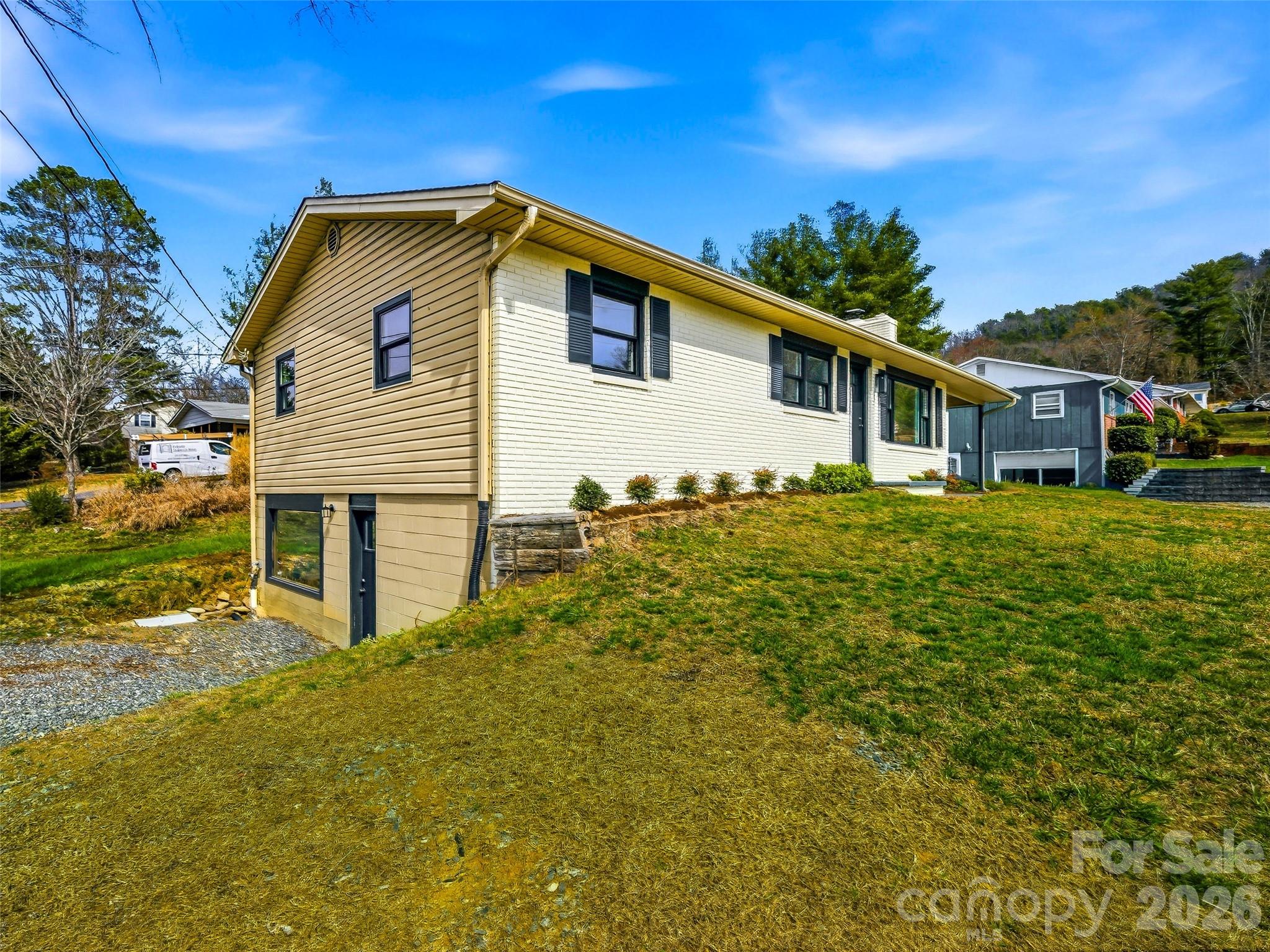 2 Oakland Street Weaverville NC 28787