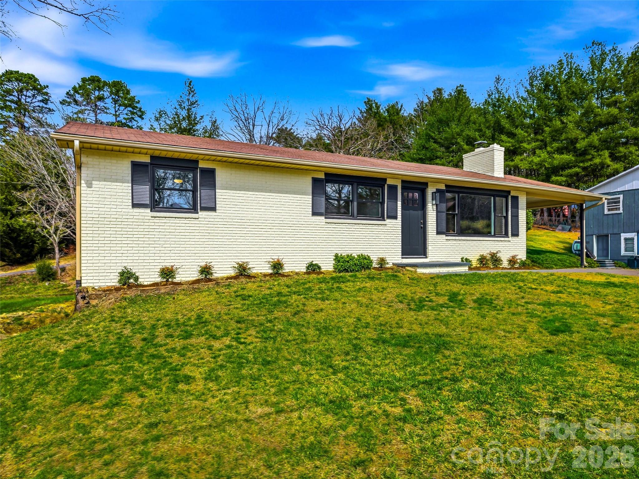2 Oakland Street Weaverville NC 28787