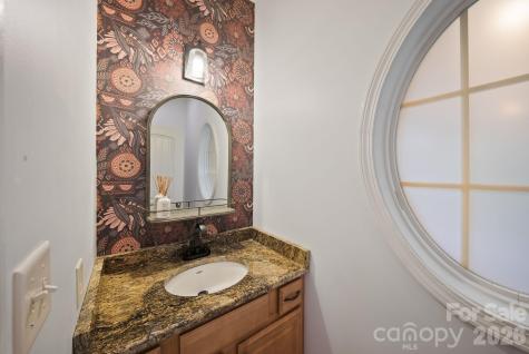 21 Hope Road Weaverville NC 28787