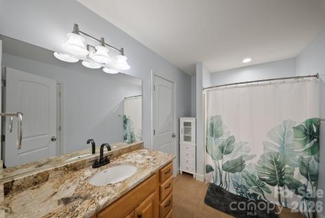 21 Hope Road Weaverville NC 28787