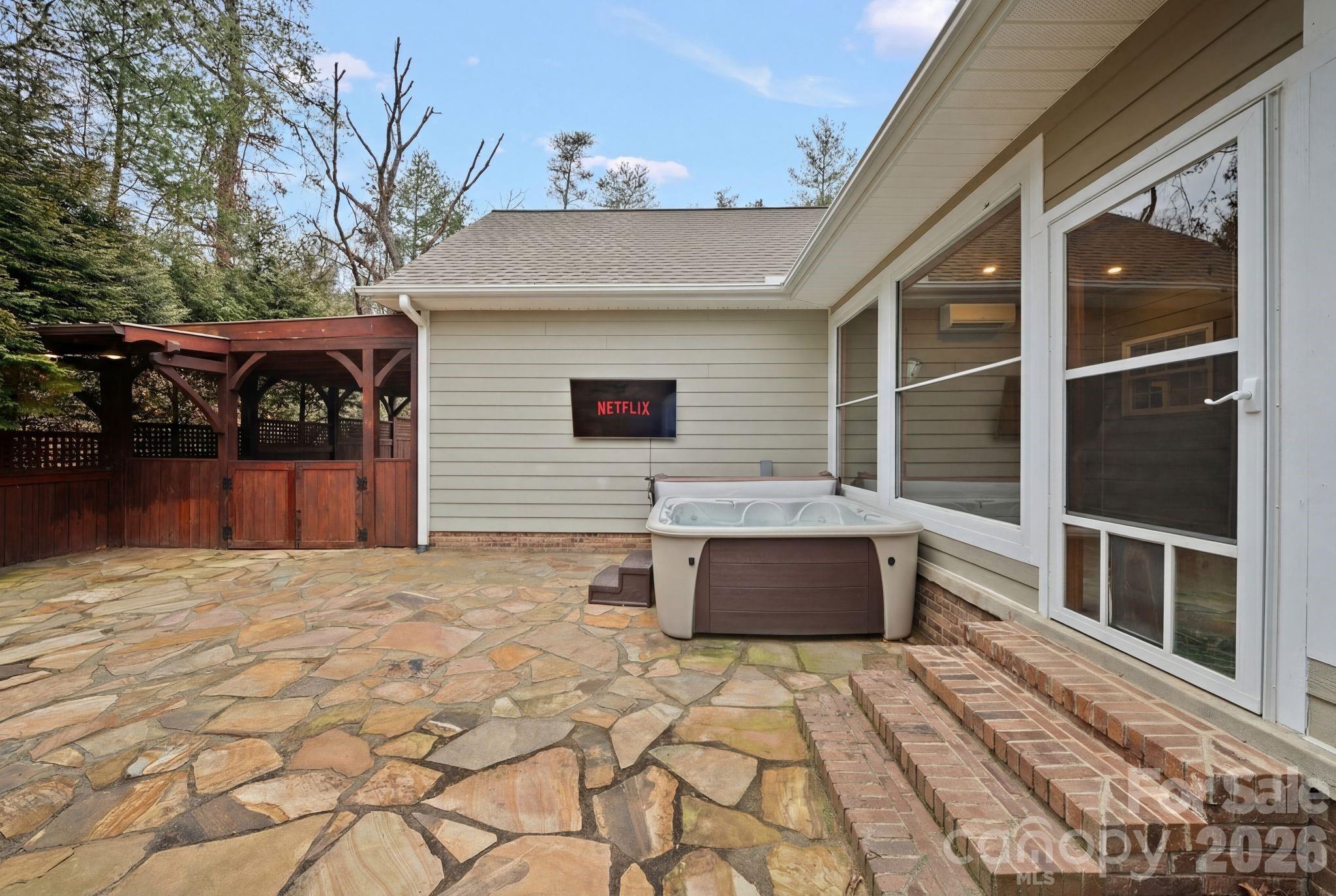 21 Hope Road Weaverville NC 28787