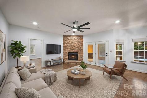 21 Hope Road Weaverville NC 28787