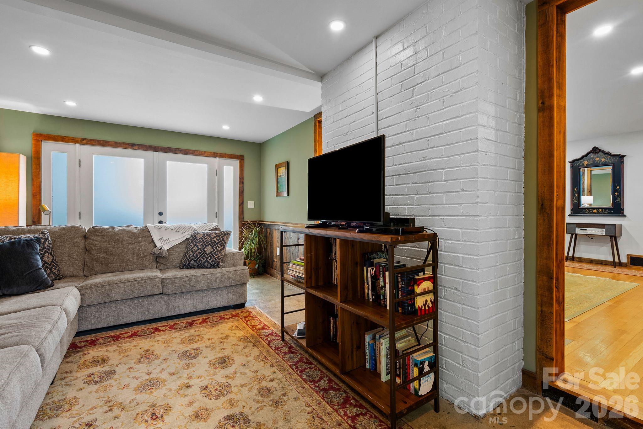 200 Aurora Drive Asheville NC 28805