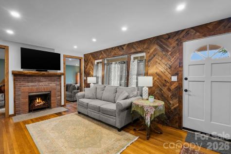 200 Aurora Drive Asheville NC 28805