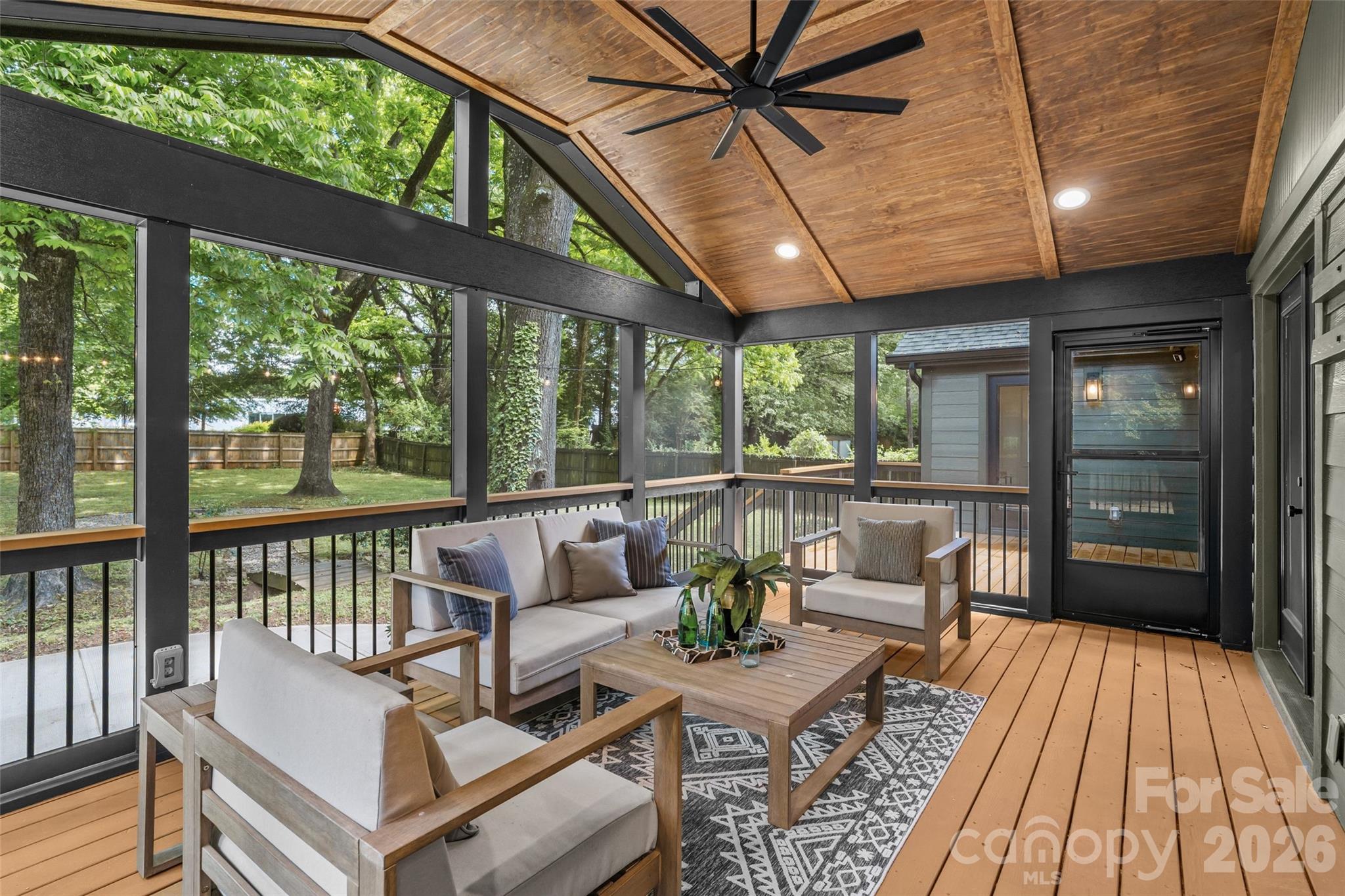 1542 Carolyn Drive Charlotte NC 28205