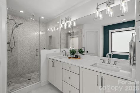 1542 Carolyn Drive Charlotte NC 28205