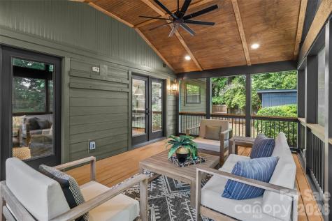 1542 Carolyn Drive Charlotte NC 28205