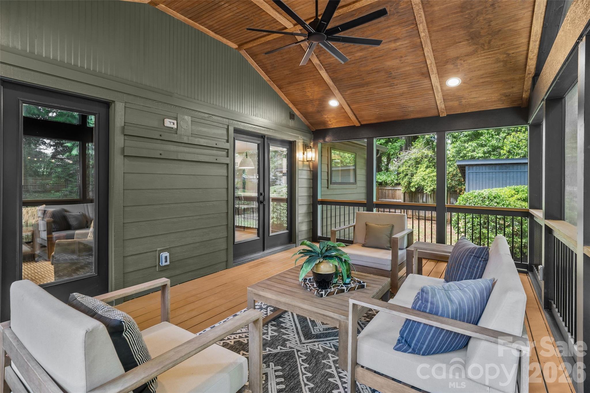 1542 Carolyn Drive Charlotte NC 28205