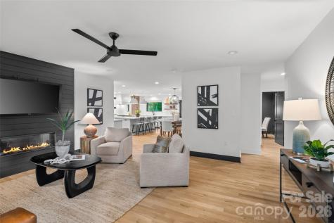 1542 Carolyn Drive Charlotte NC 28205
