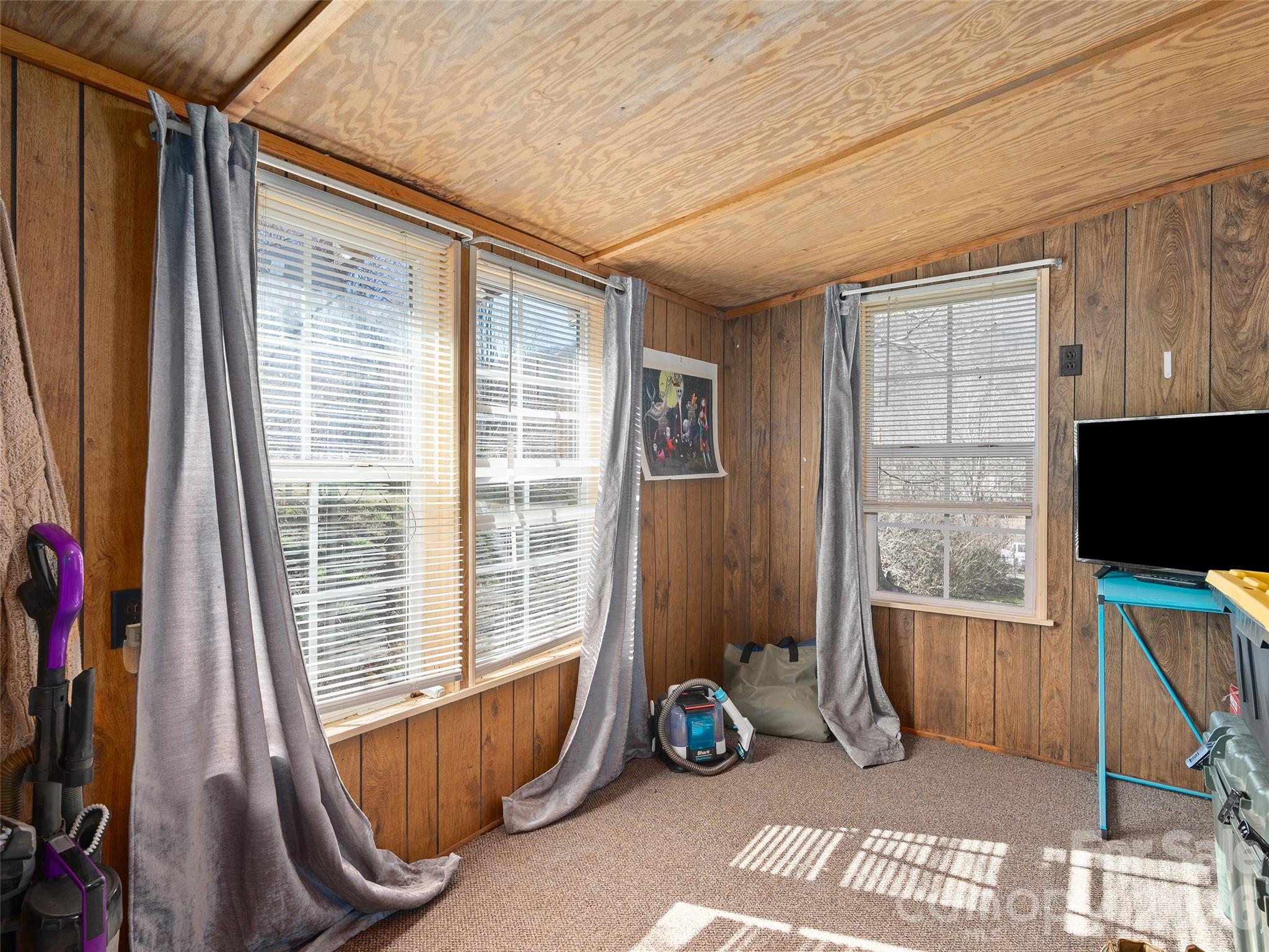 186 Creekmont Drive Clyde NC 28721