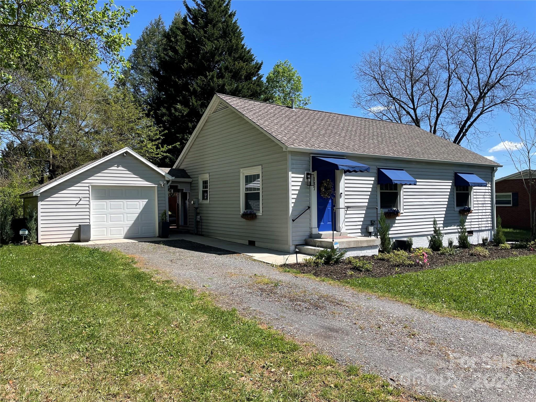 137 26th Avenue NE Hickory NC 28601