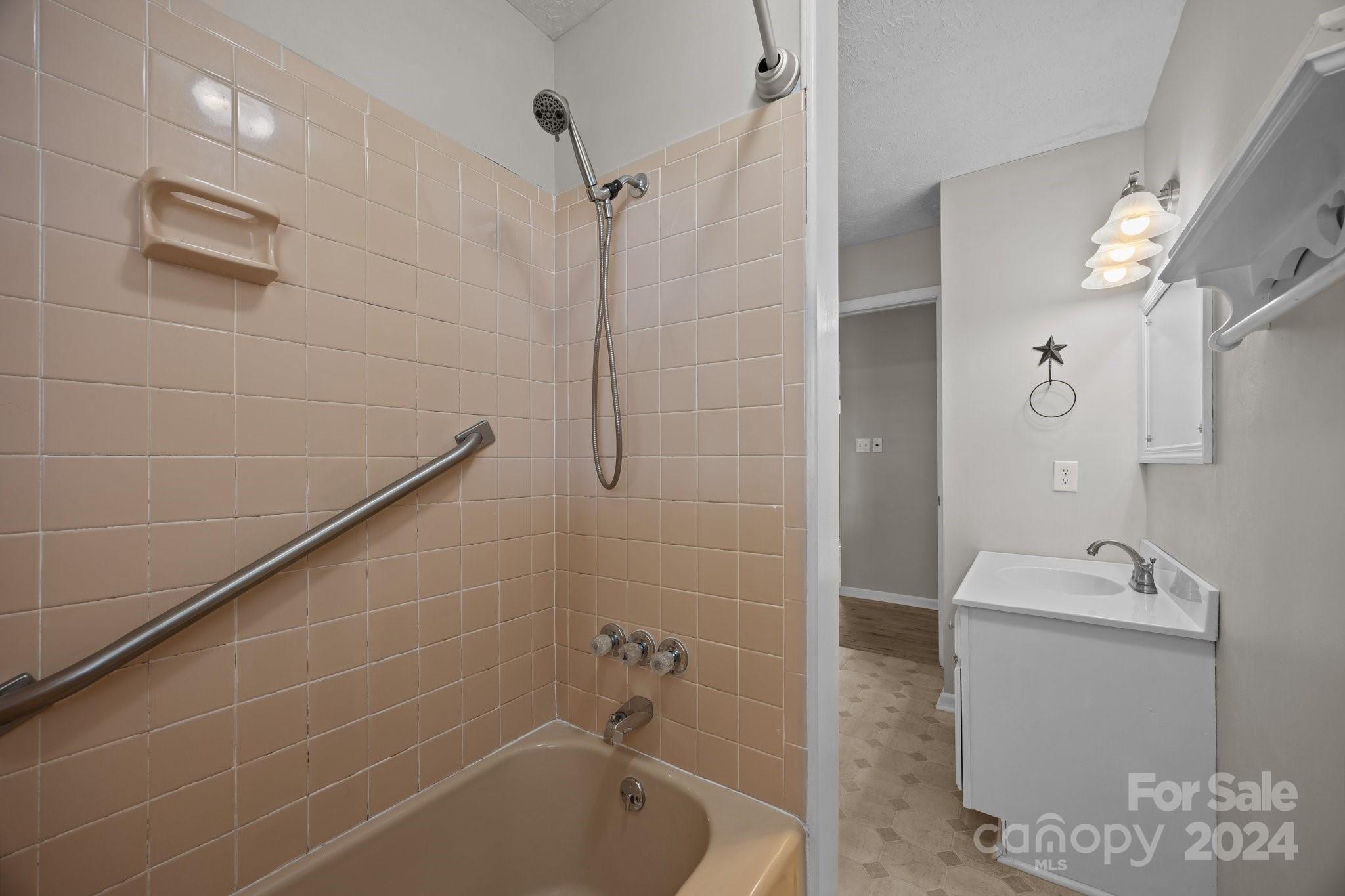 105 Hilltop Farm Road Canton NC 28716