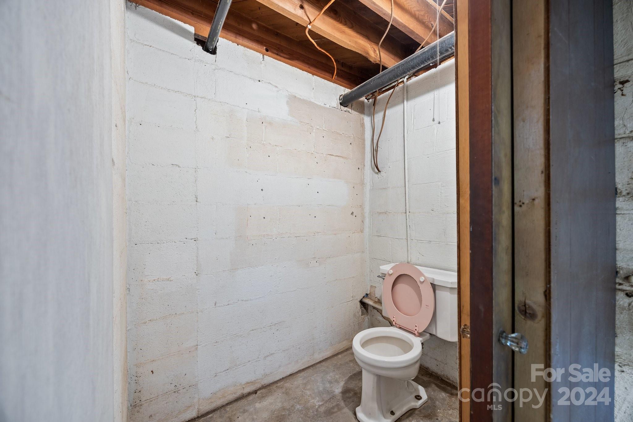 105 Hilltop Farm Road Canton NC 28716