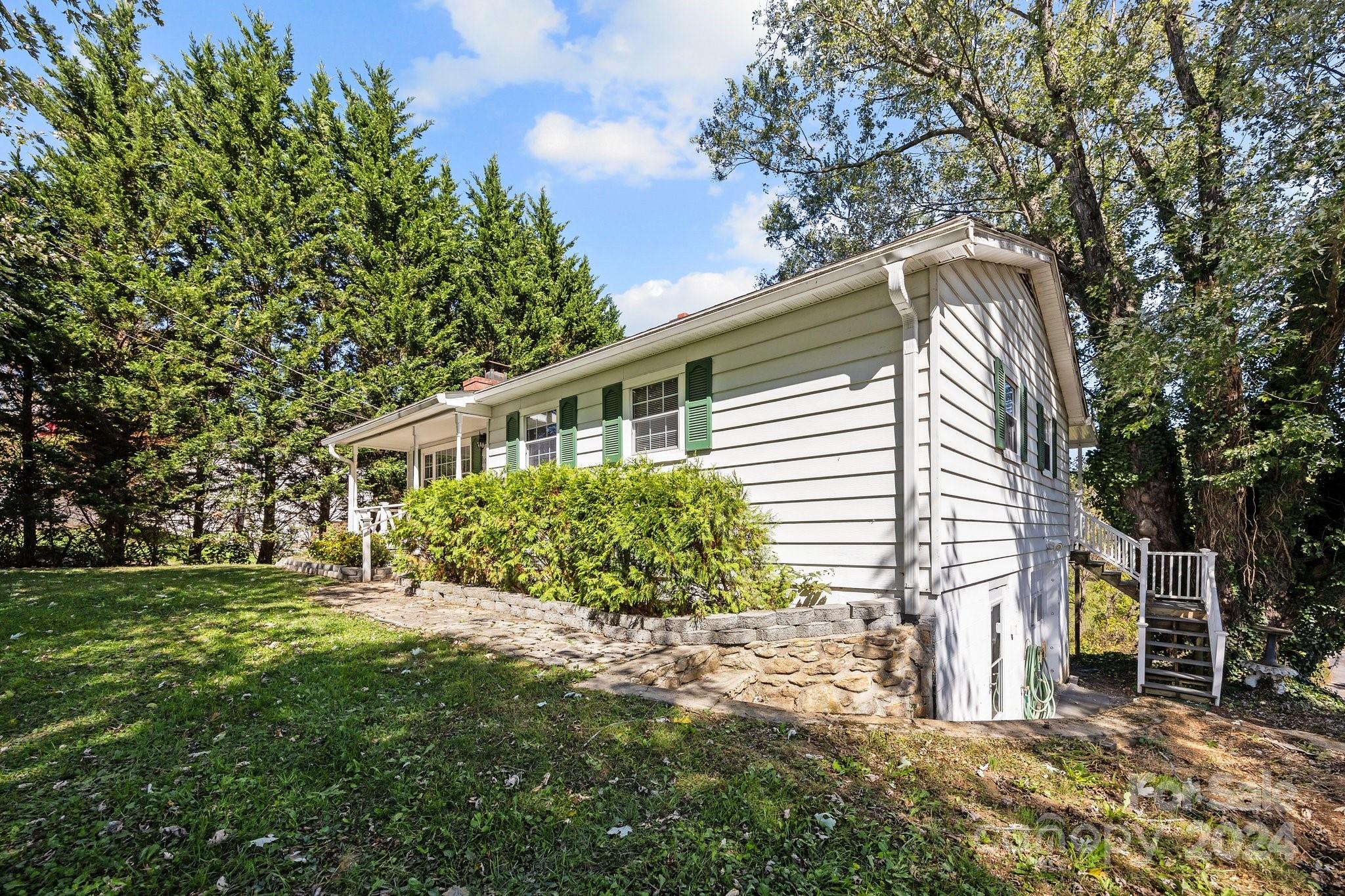 105 Hilltop Farm Road Canton NC 28716