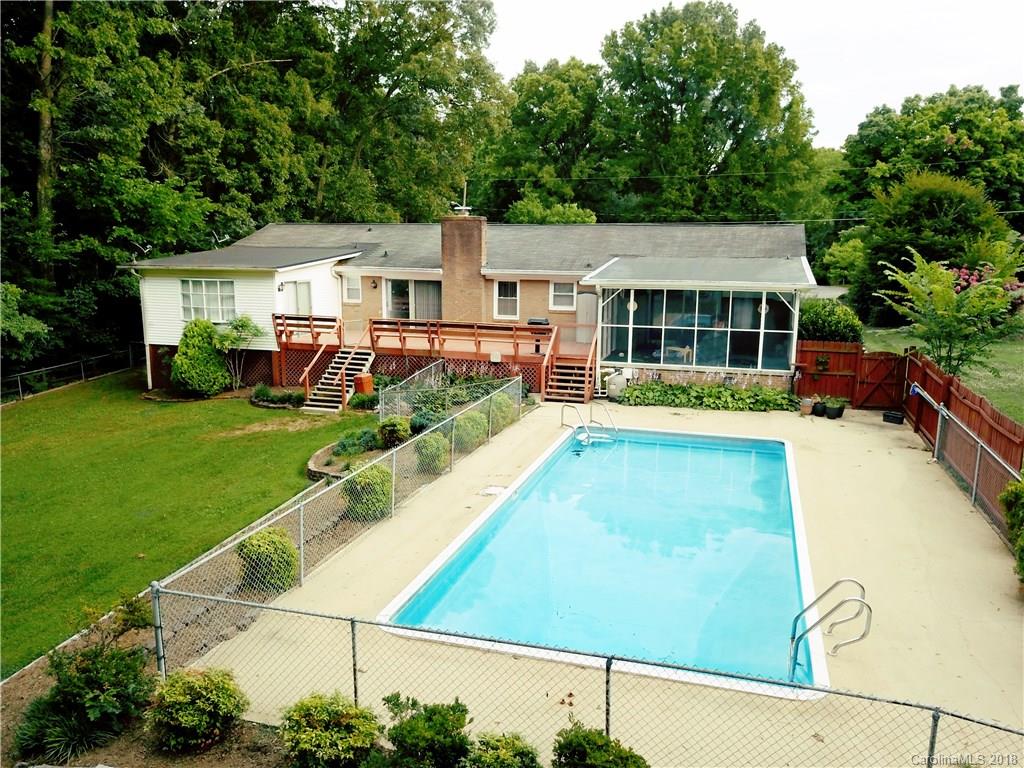762 Edgemoor Drive Mooresville NC 28115