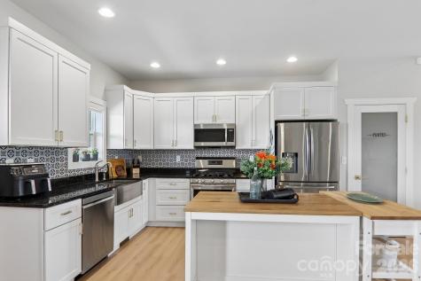 68 Simply Grateful Drive Hendersonville NC 28792