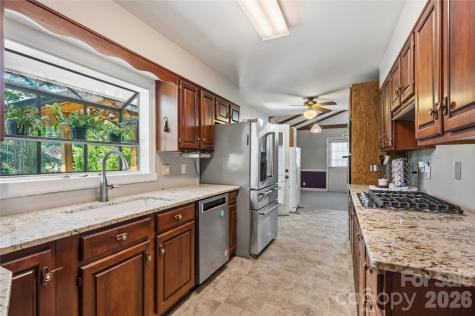 75 Hawthorne Drive Brevard NC 28712