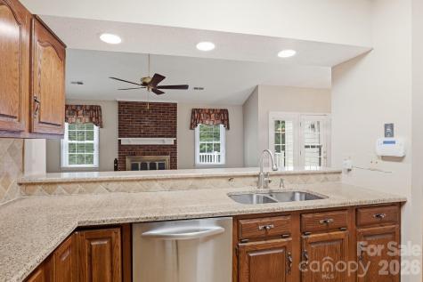 9232 Hemingford Court Charlotte NC 28277