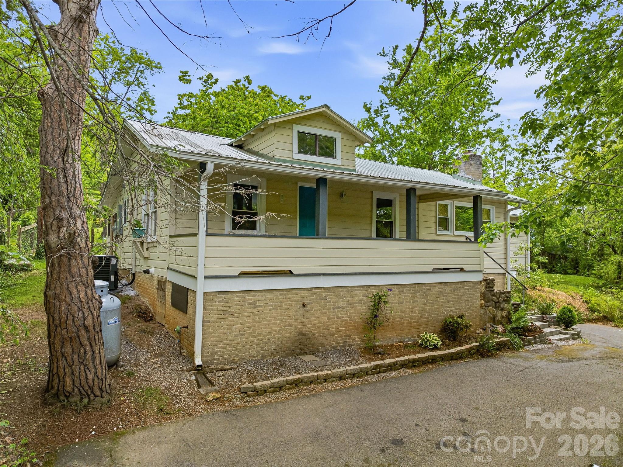506 Johnston School Road Asheville NC 28806