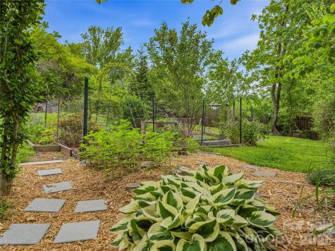 506 Johnston School Road Asheville NC 28806