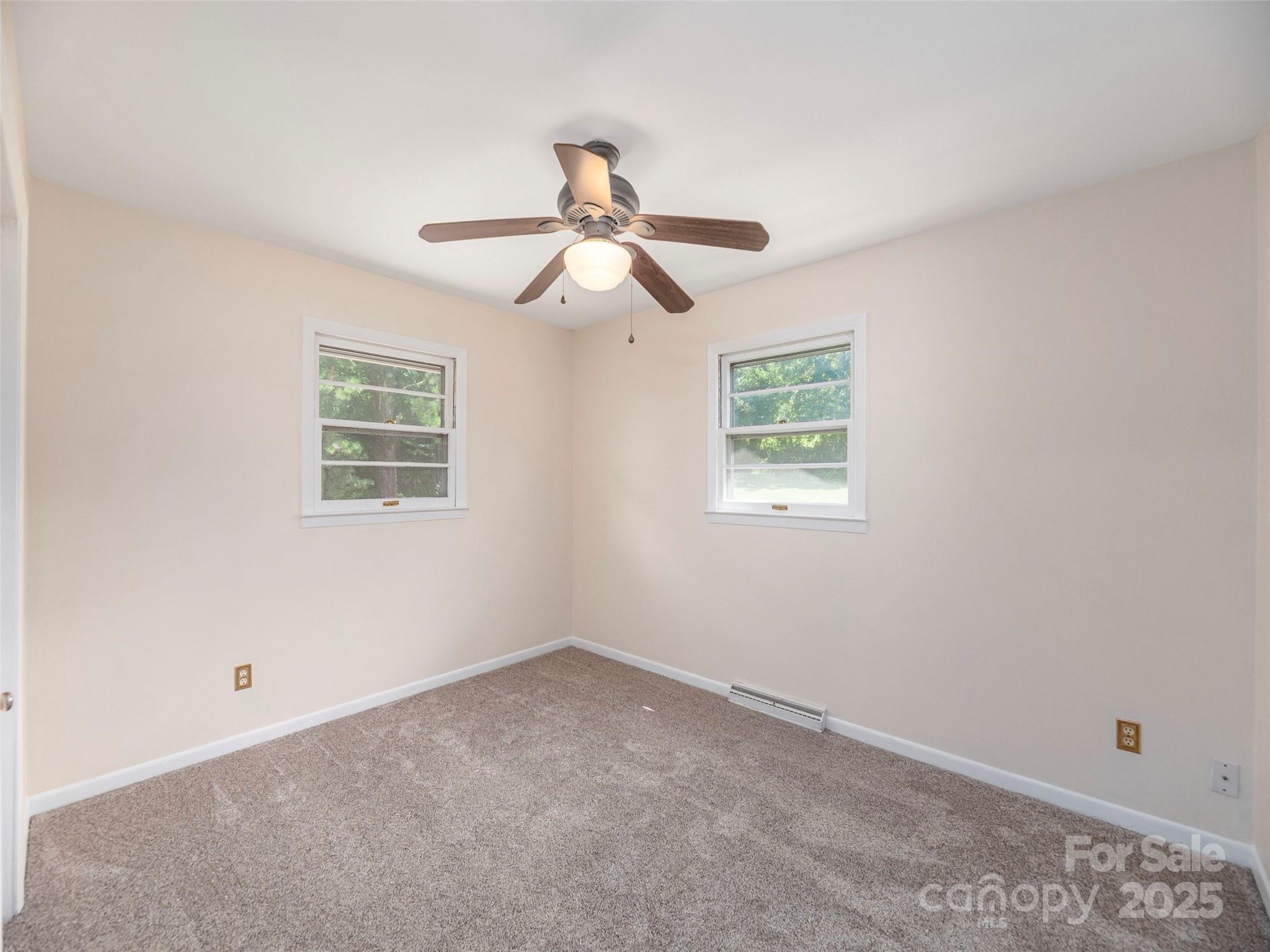 827 Oakdale Road Waynesville NC 28786