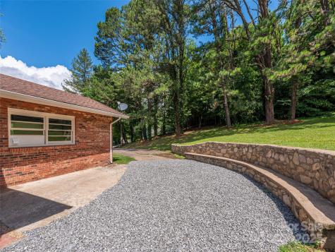 827 Oakdale Road Waynesville NC 28786